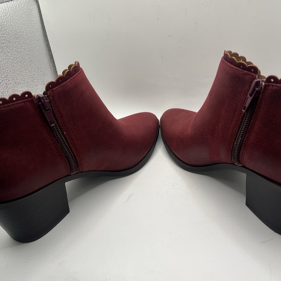 Journey Collection Tessa Red/Maroon Ankle Booties Size 8 Scalloped Edge Side Zip - Picture 6 of 8